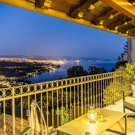 Awesome In Pobri With House Sea View