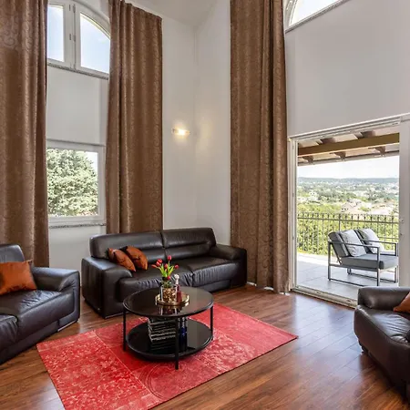 Awesome In Pobri With House Sea View Holiday home