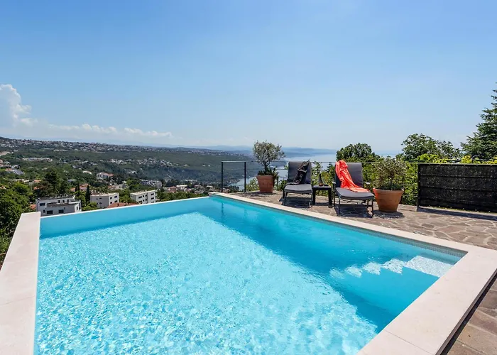 Ferienhaus 4 Bedroom Beautiful In Opatija