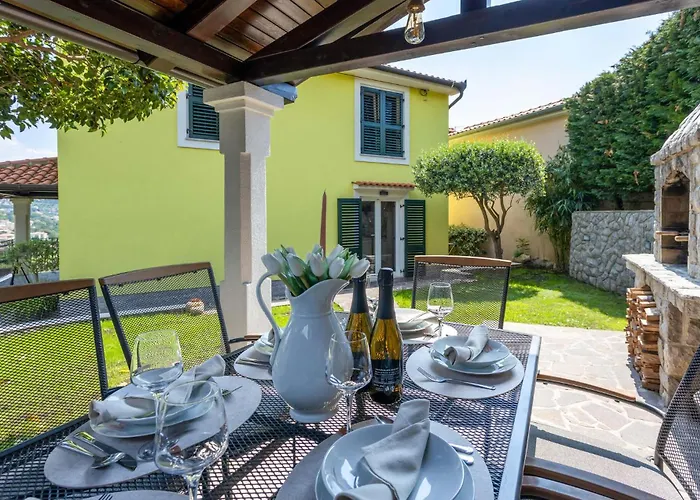 Ferienhaus 4 Bedroom Beautiful In Opatija *