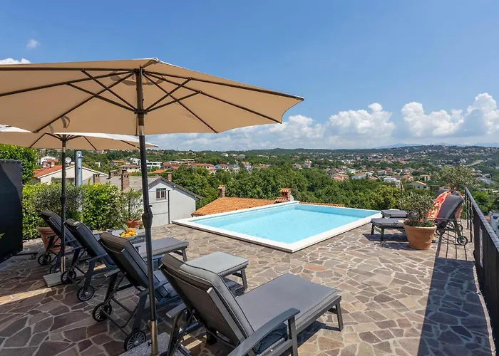 Ferienhaus 4 Bedroom Beautiful In Opatija